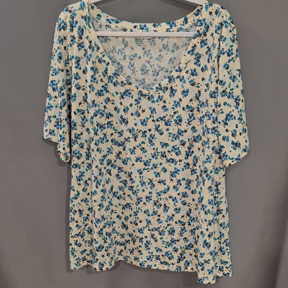 LANE BRYANT V-NECK TEE 26/28